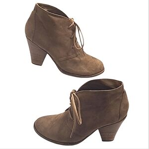 MIA Shayna Stacked Cone Heel Ankle Boot Lace Up Brown 3 Inch Heeled NWOT